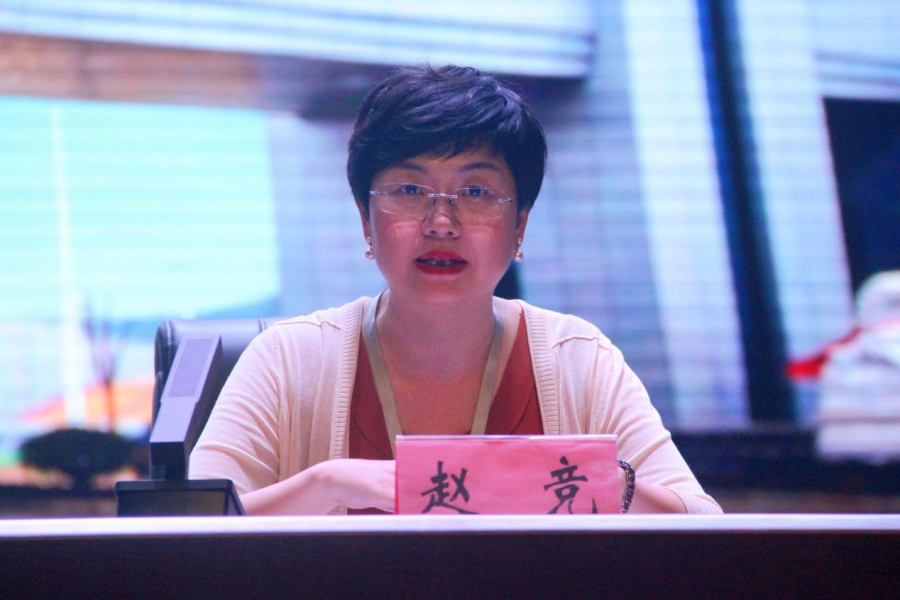 弦歌不輟育桃李，奮楫揚帆啟新程 湖南幼專2025級新生開啟人工智能應用軟件學習之旅